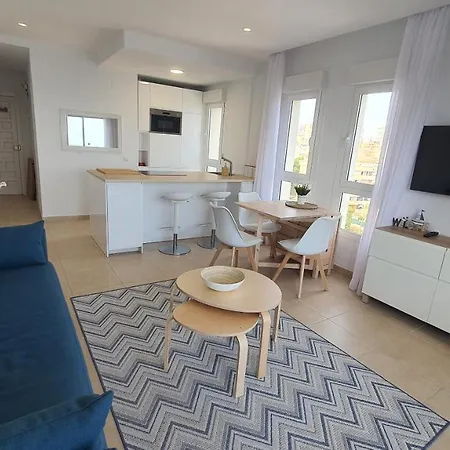Beachfront-parque Paloma-modern-panoramic Views! דירה בנאלמדנה