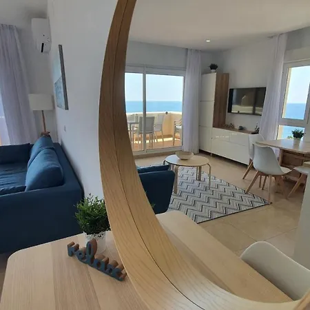 Beachfront-parque Paloma-modern-panoramic Views! شقة بينالماذينا