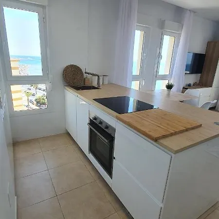 Beachfront-parque Paloma-modern-panoramic Views! * בנאלמדנה