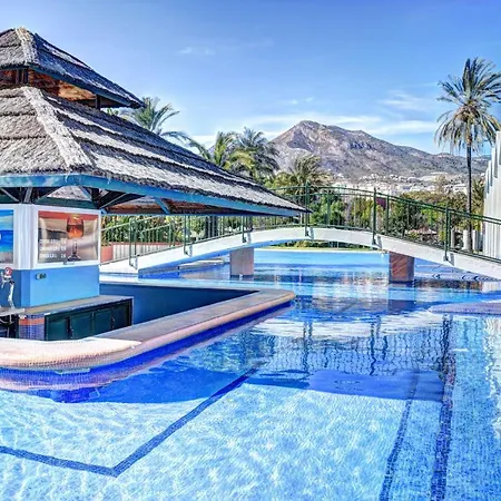 Beachfront-parque Paloma-modern-panoramic Views! דירה בנאלמדנה